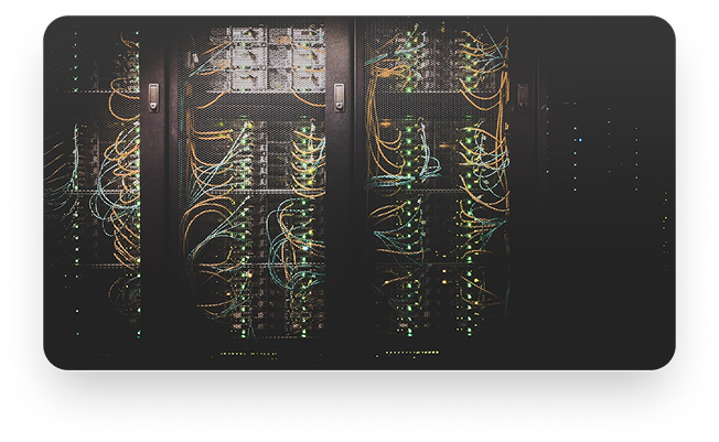 Server- und Netzwerktechnik als Symbol für Technologiepartnerschaften von MPoweredHUB, Systemintegration, Workflow-Automatisierung, No-Code und vernetzte Geschäftsprozesse.